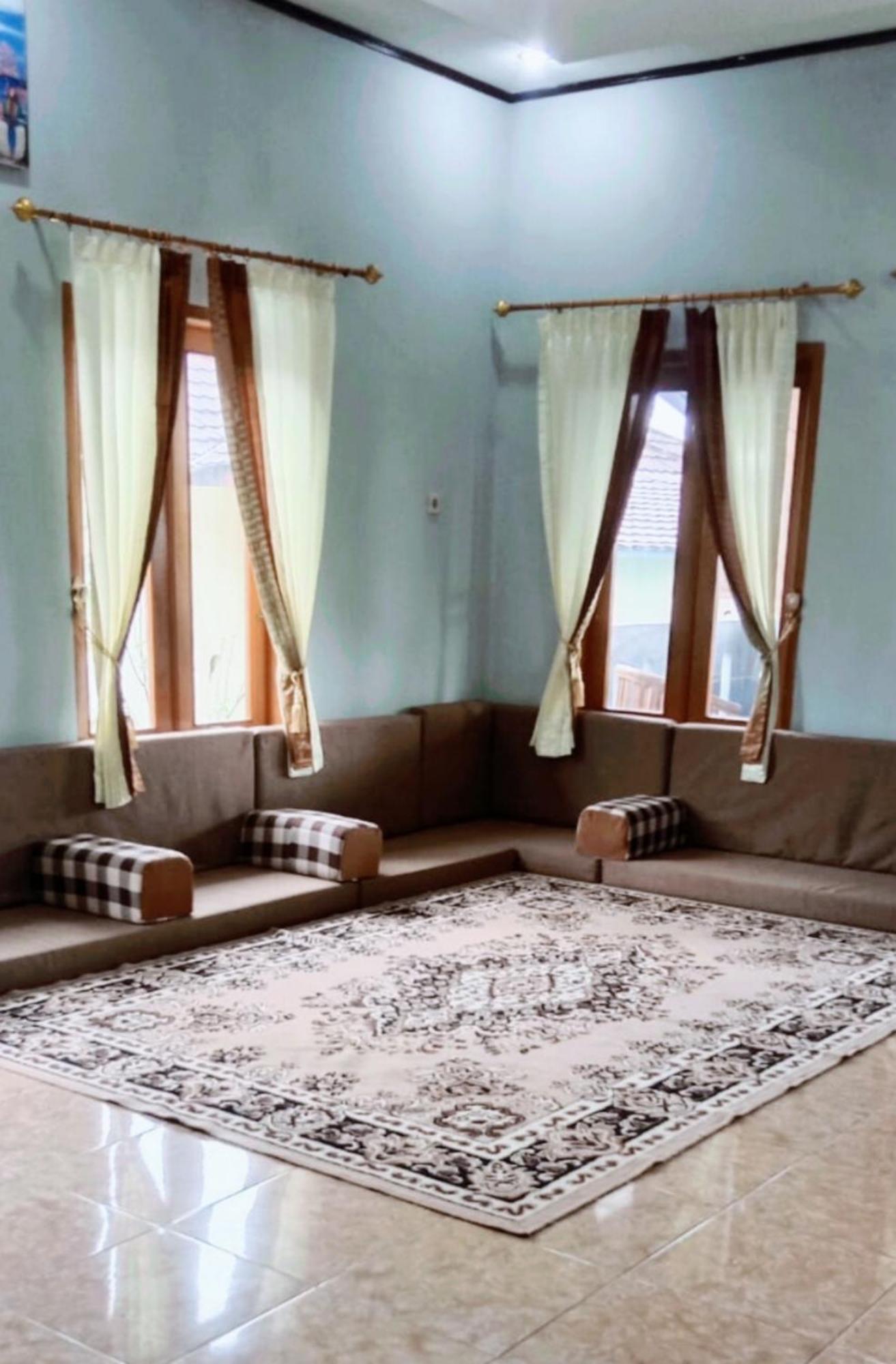Villa Mutiara Citra Puncak Bu Eva Sampal Ngoại thất bức ảnh